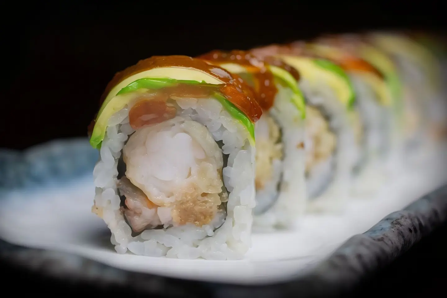 Dragon Maki 8 Pcs