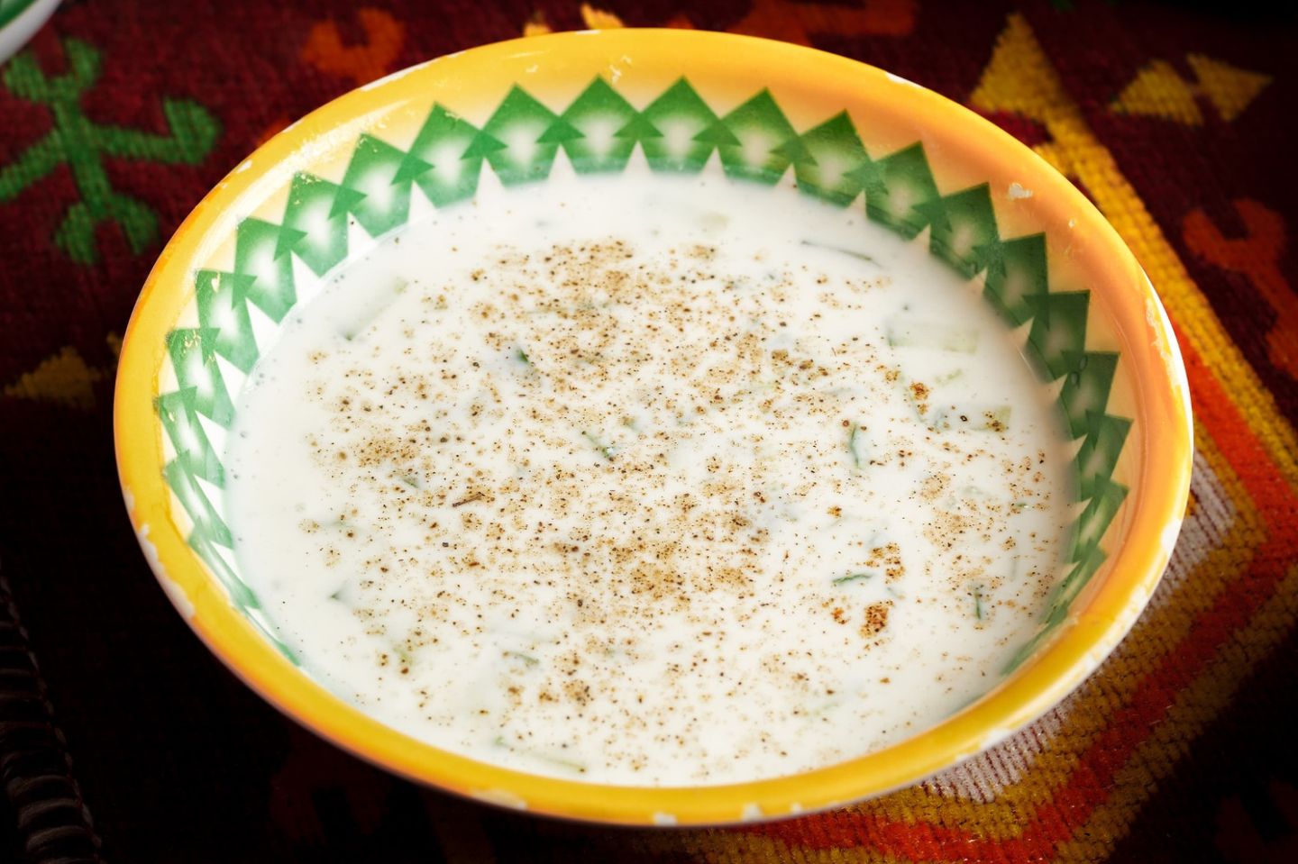 سلطة خيار لبن