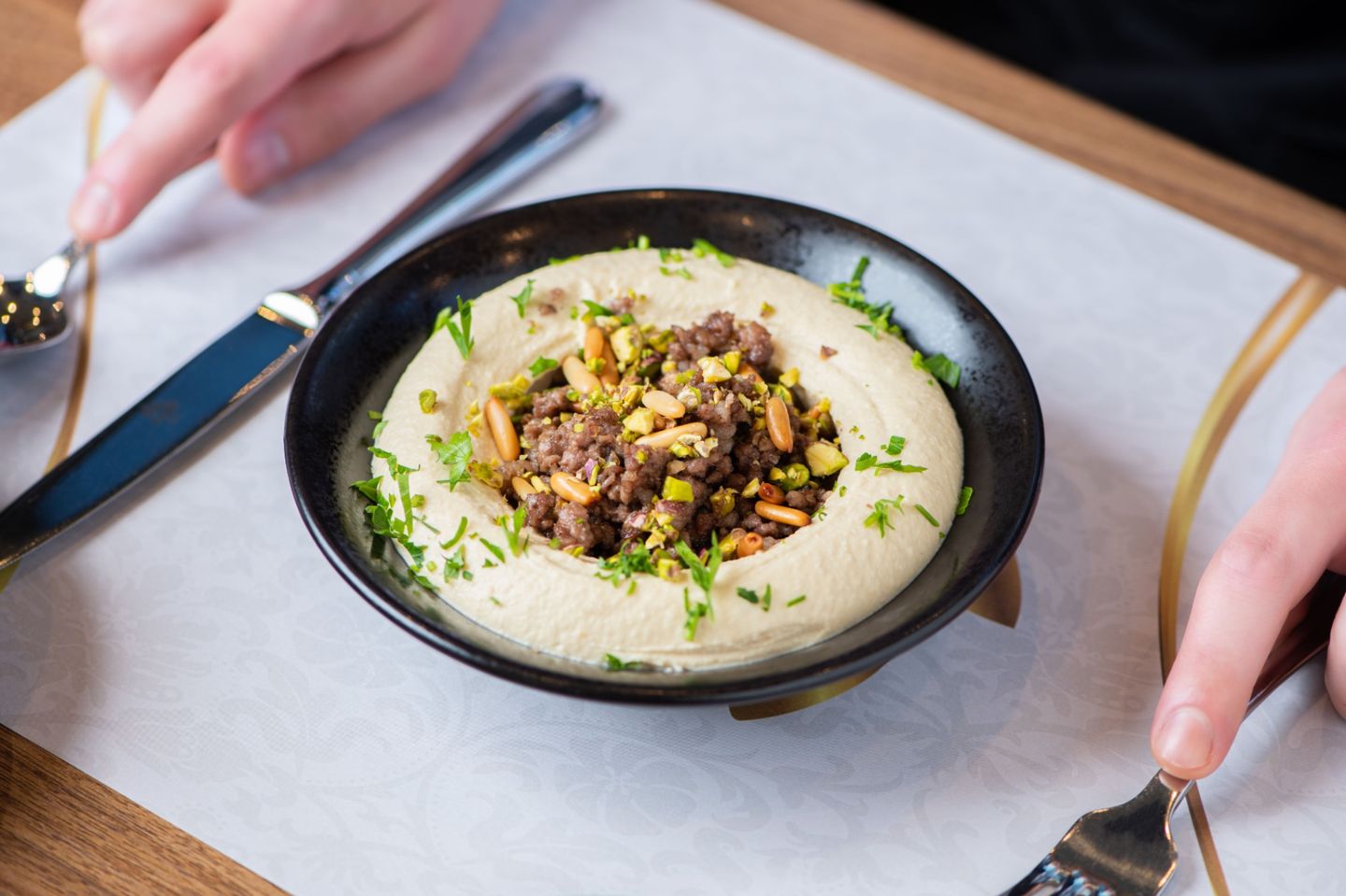 Hummus With Beaf