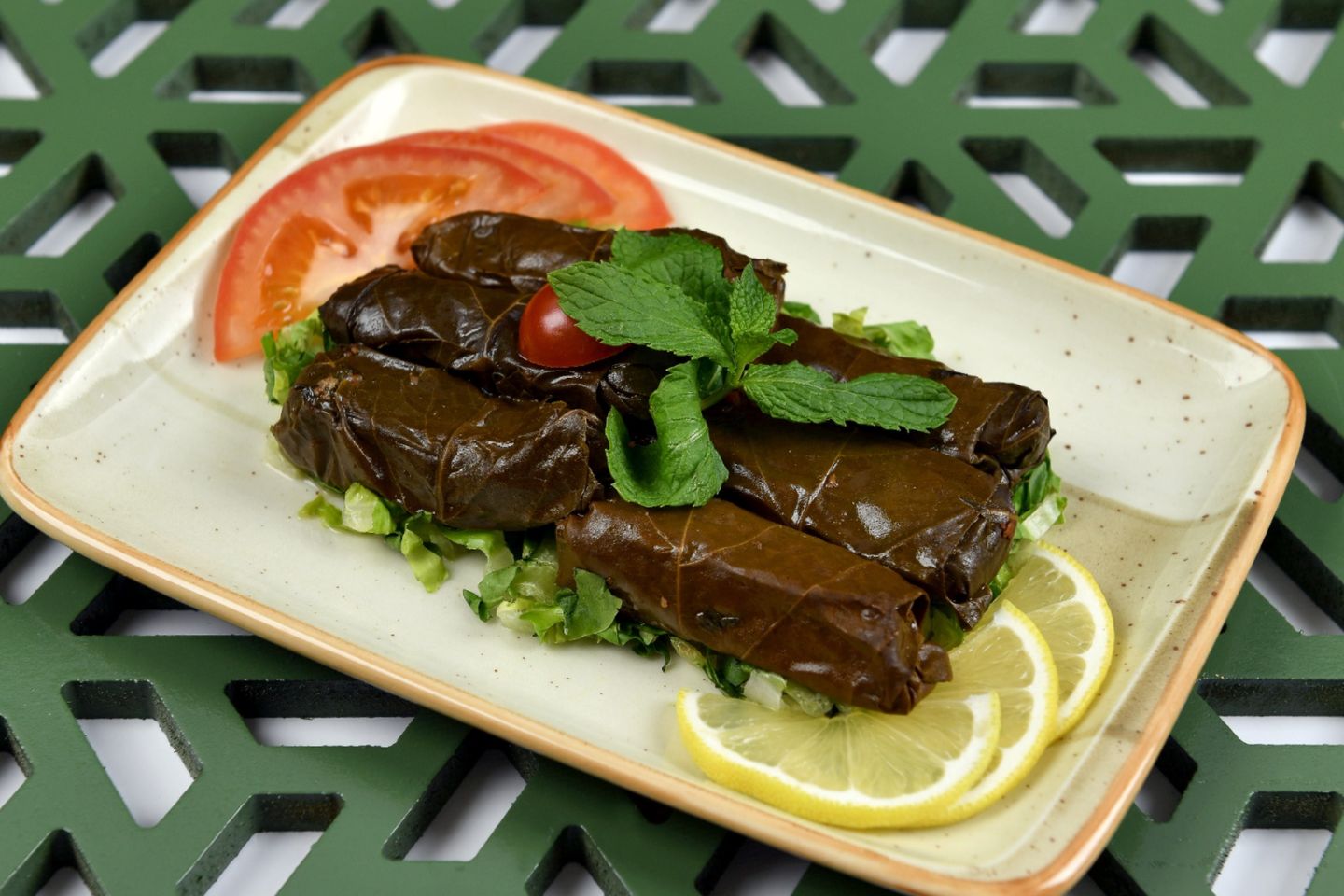 ورق عنب بالزيت