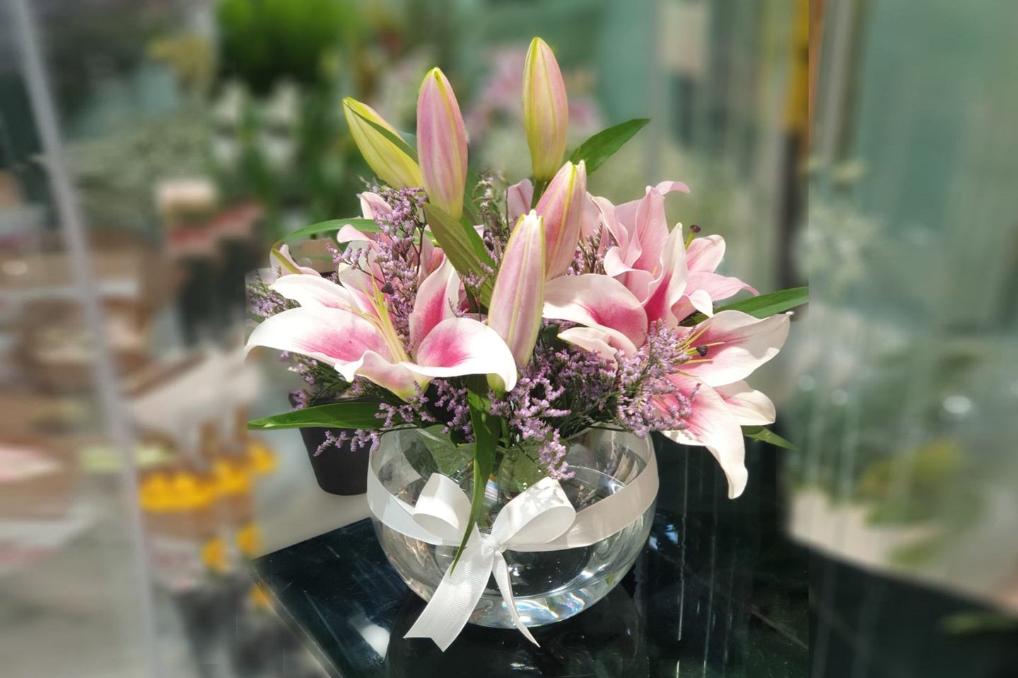 Pink Casablanca Lily In Round Vase