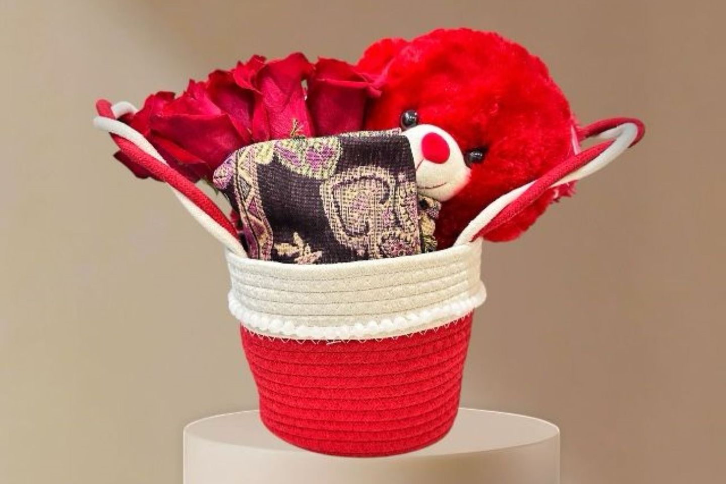 Valentine's Day   Basket With Roses Teddy Bear And Shawl