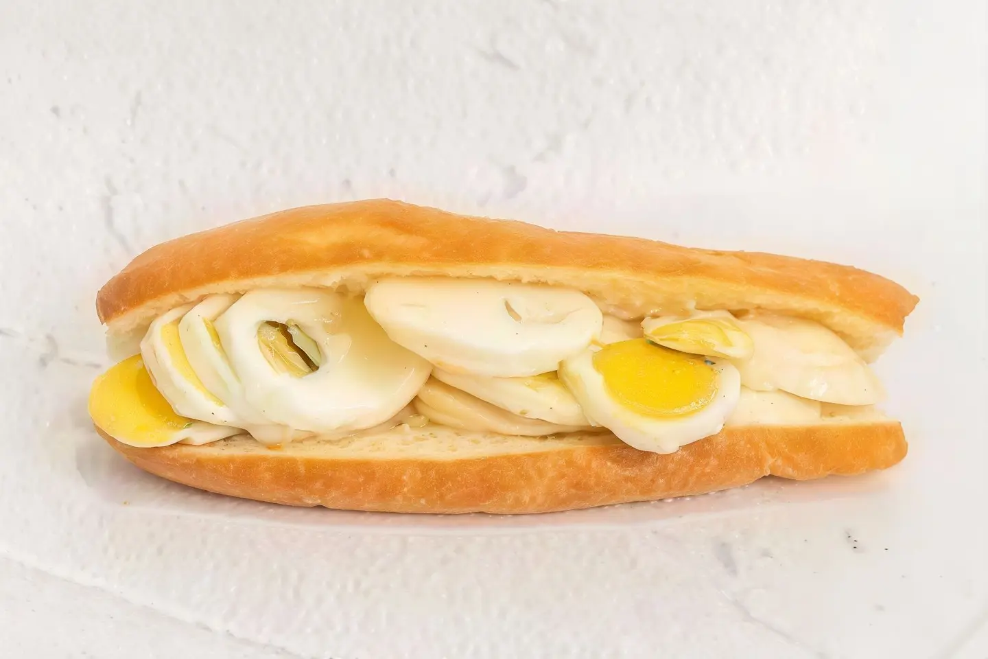 ساندوتش بيض مسلوق