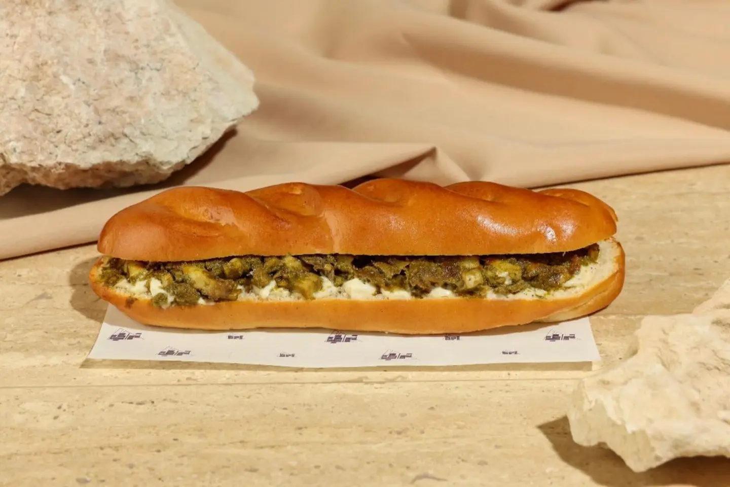حلومي ساندوتش