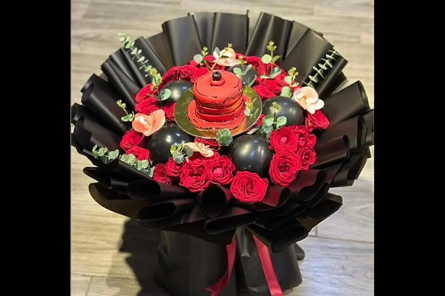 باقة الهبه مع كيك منش