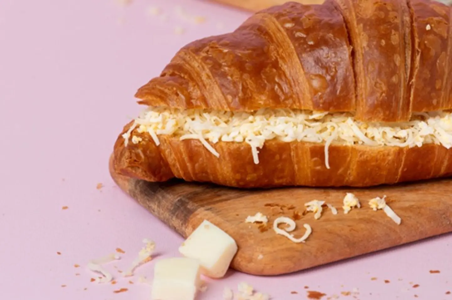 كروسان بالجبنة