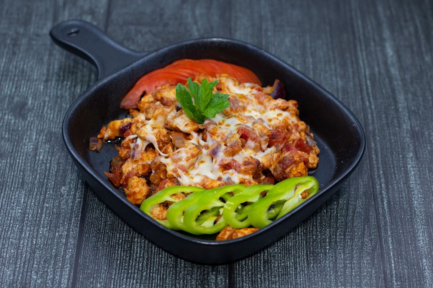 شيش بالفخارة مع فطر و جبن