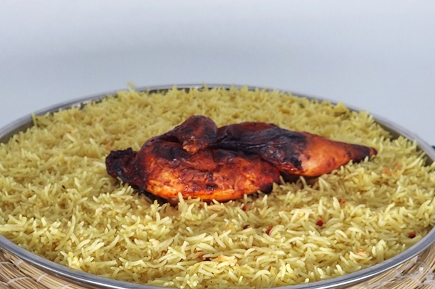 نص دجاج بالفرن مع رز