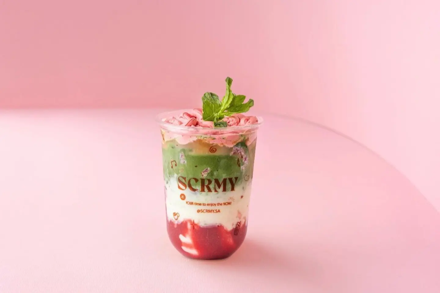 ايس ماتشا بالفراولة