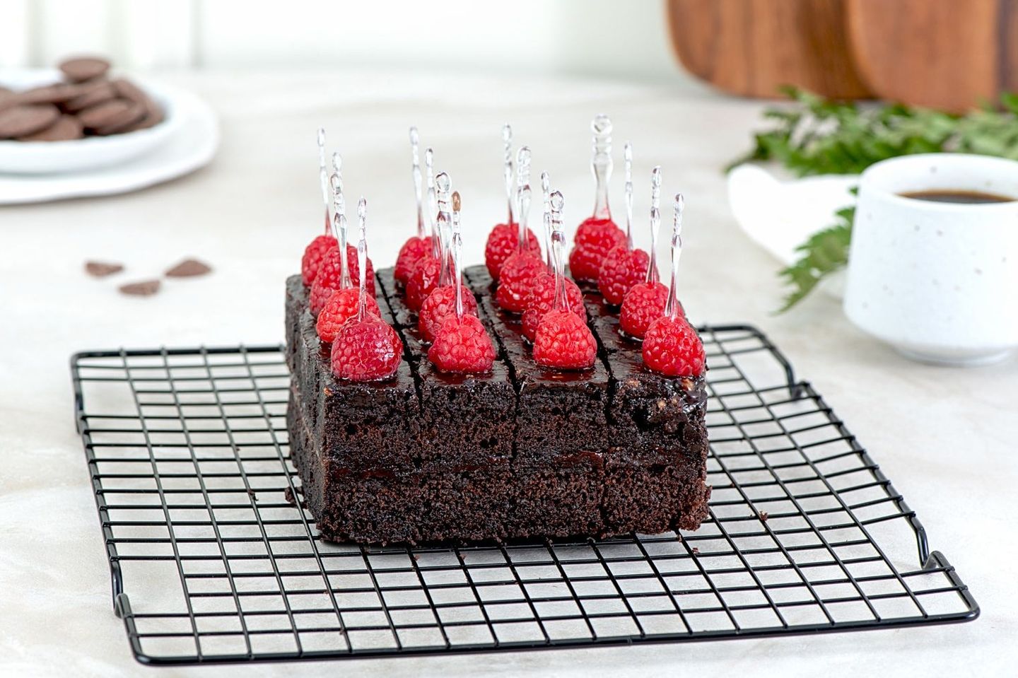 Small Crunchy Choco Berry Cake