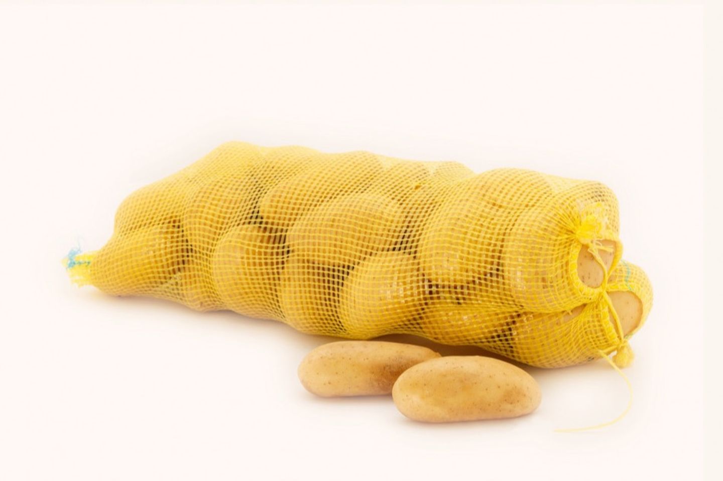 بطاطس كيس وسط