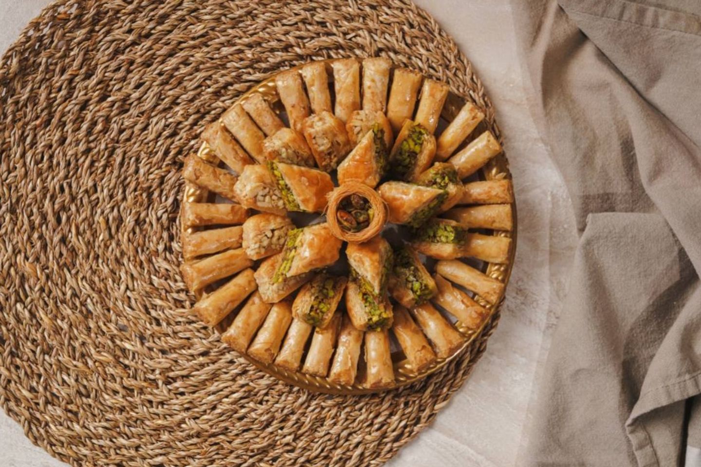 صحن بقلاوة صغير