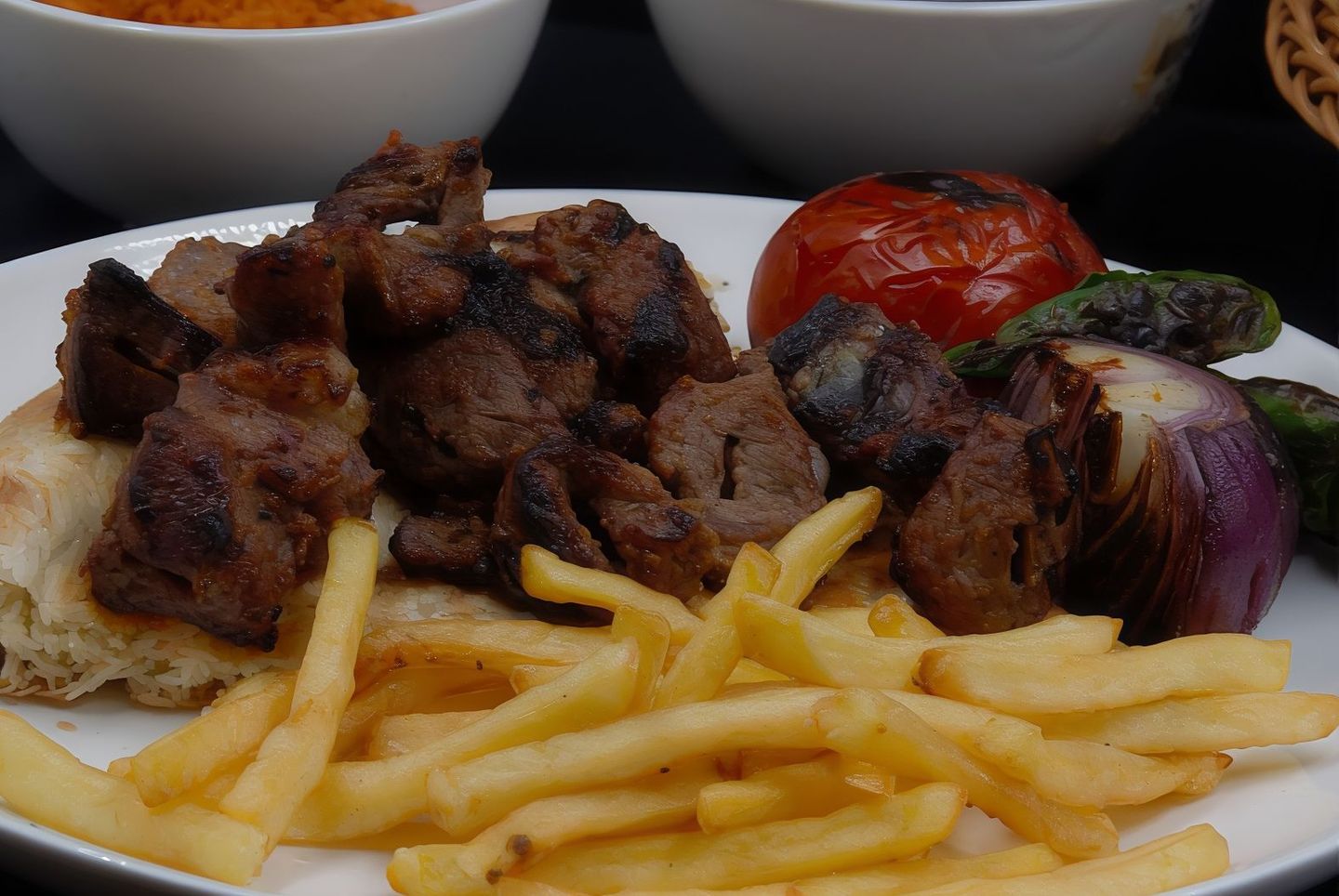 أوصال لحم طازج غنم  مع الرز