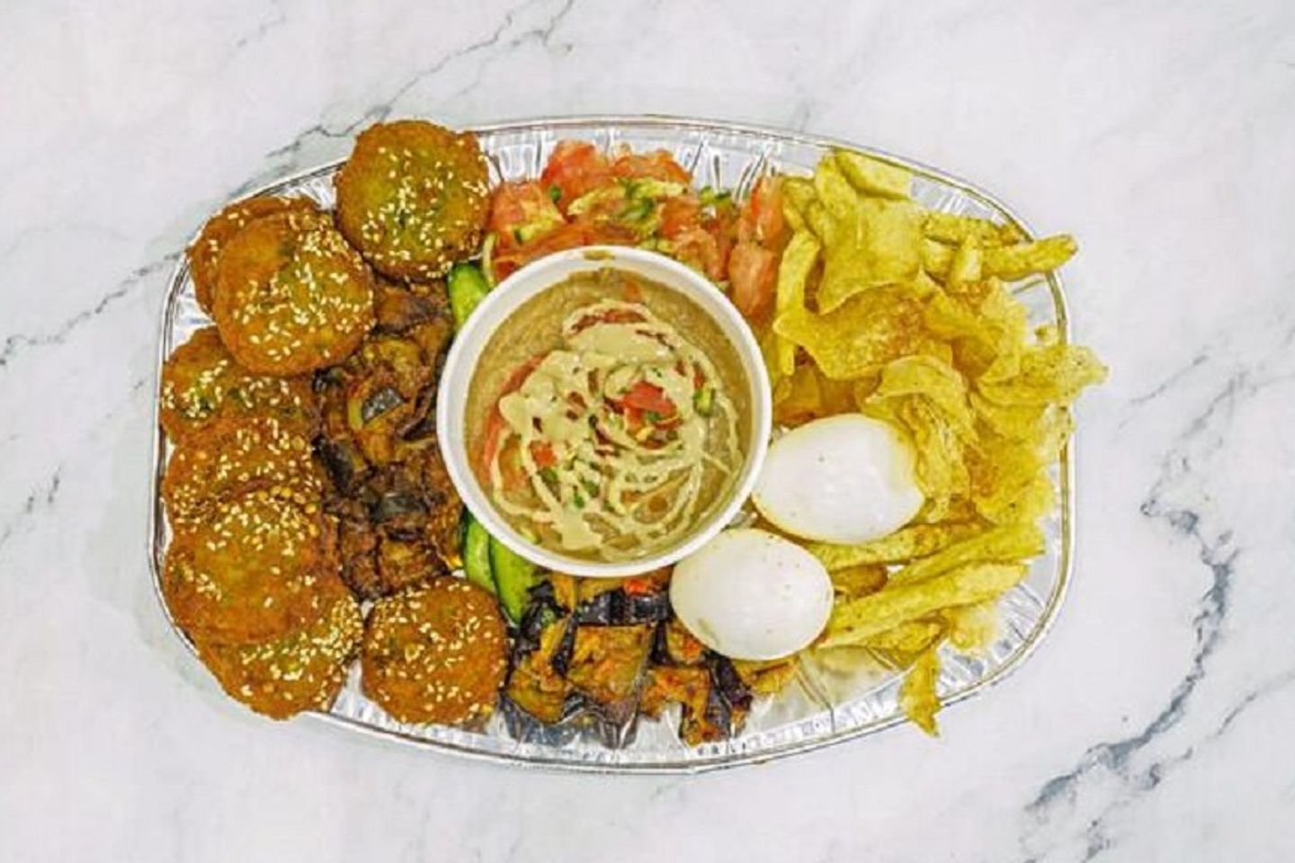 طبق مشكل اربعة افراد