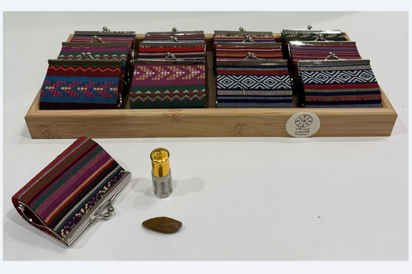 صينية توزيعات بتعبئة مسك وبخور