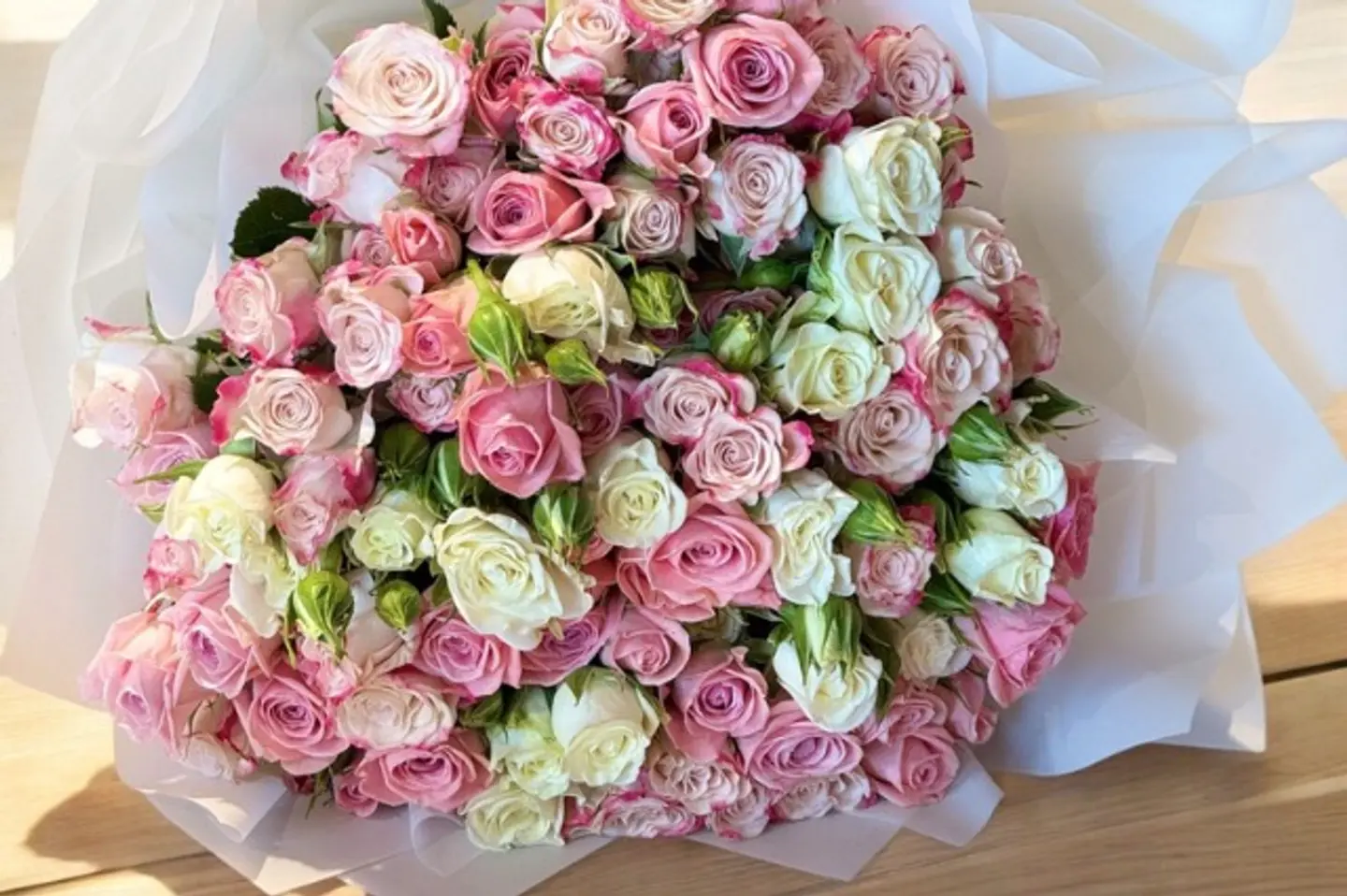 بوكيه بيبي روز أبيض ووردي