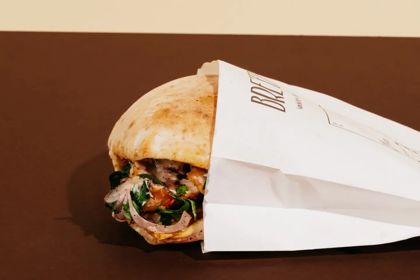 شــیش طاووق