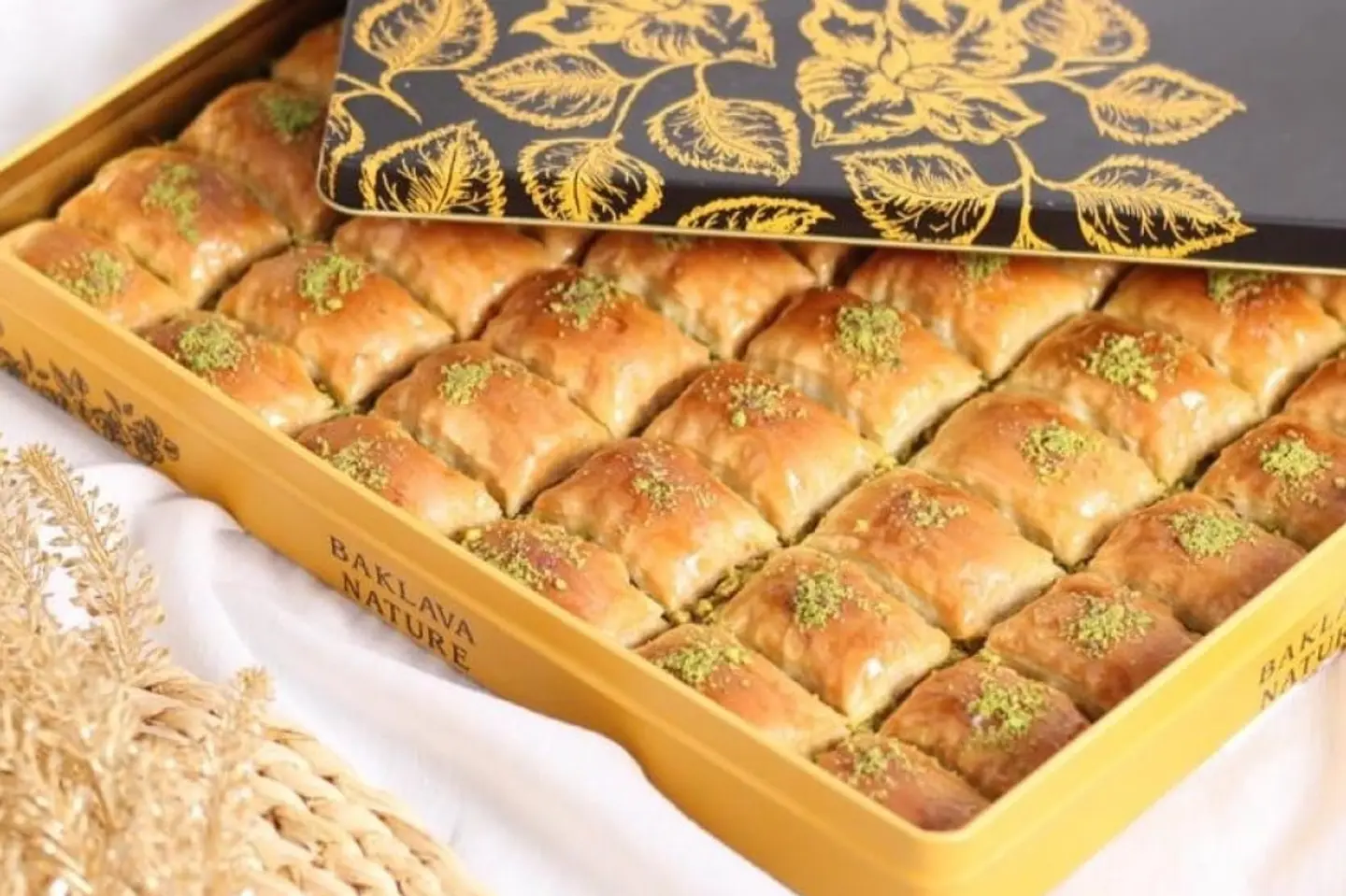 بقلاوة ناتشور وسط