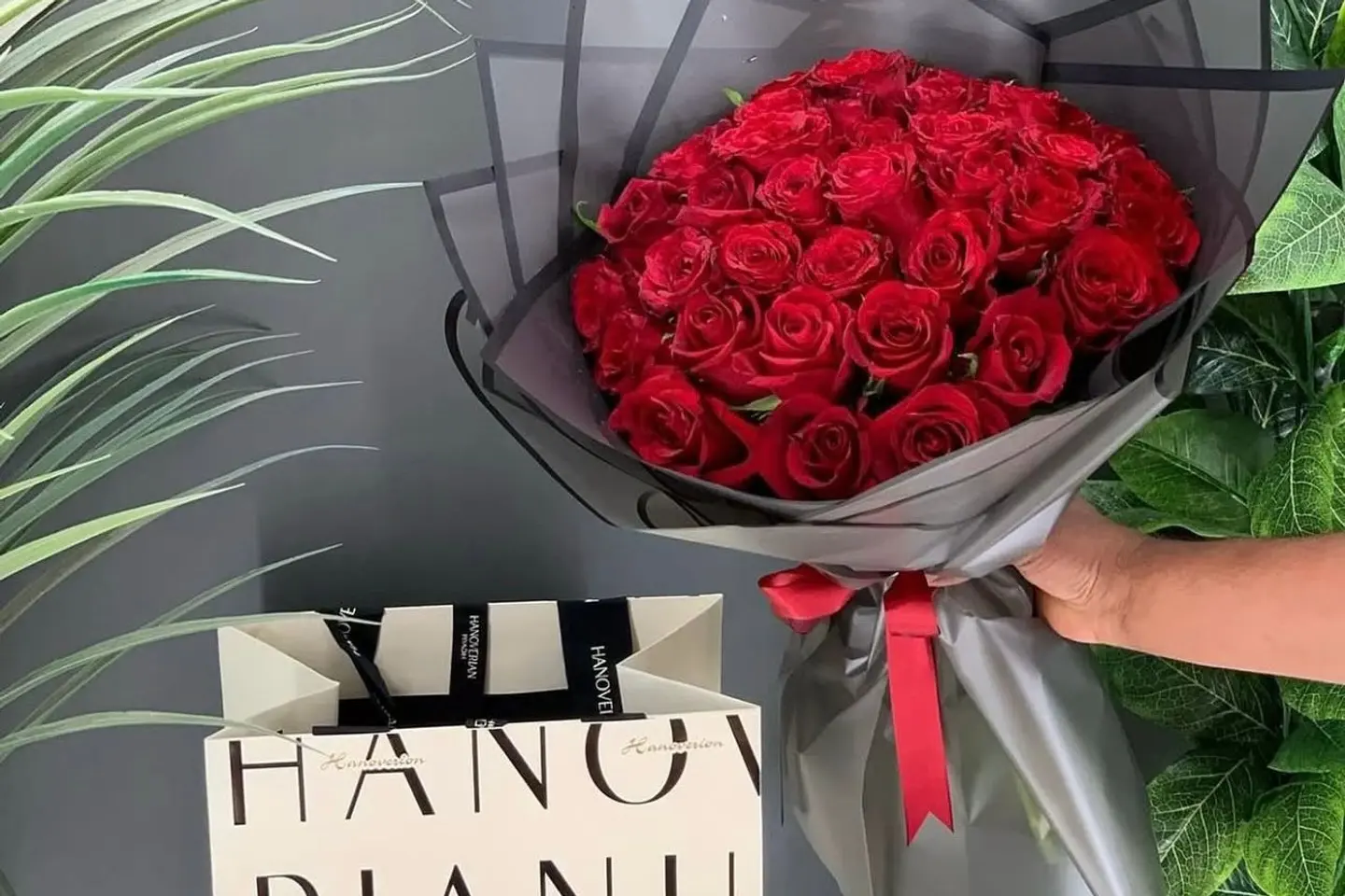 بوكيه احمر مع هانوفيرين