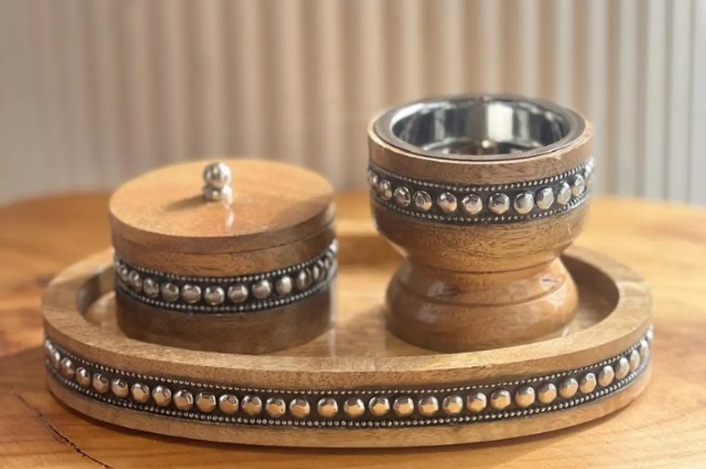 طقم مبخرة وصندوق باللون فضي فصوص