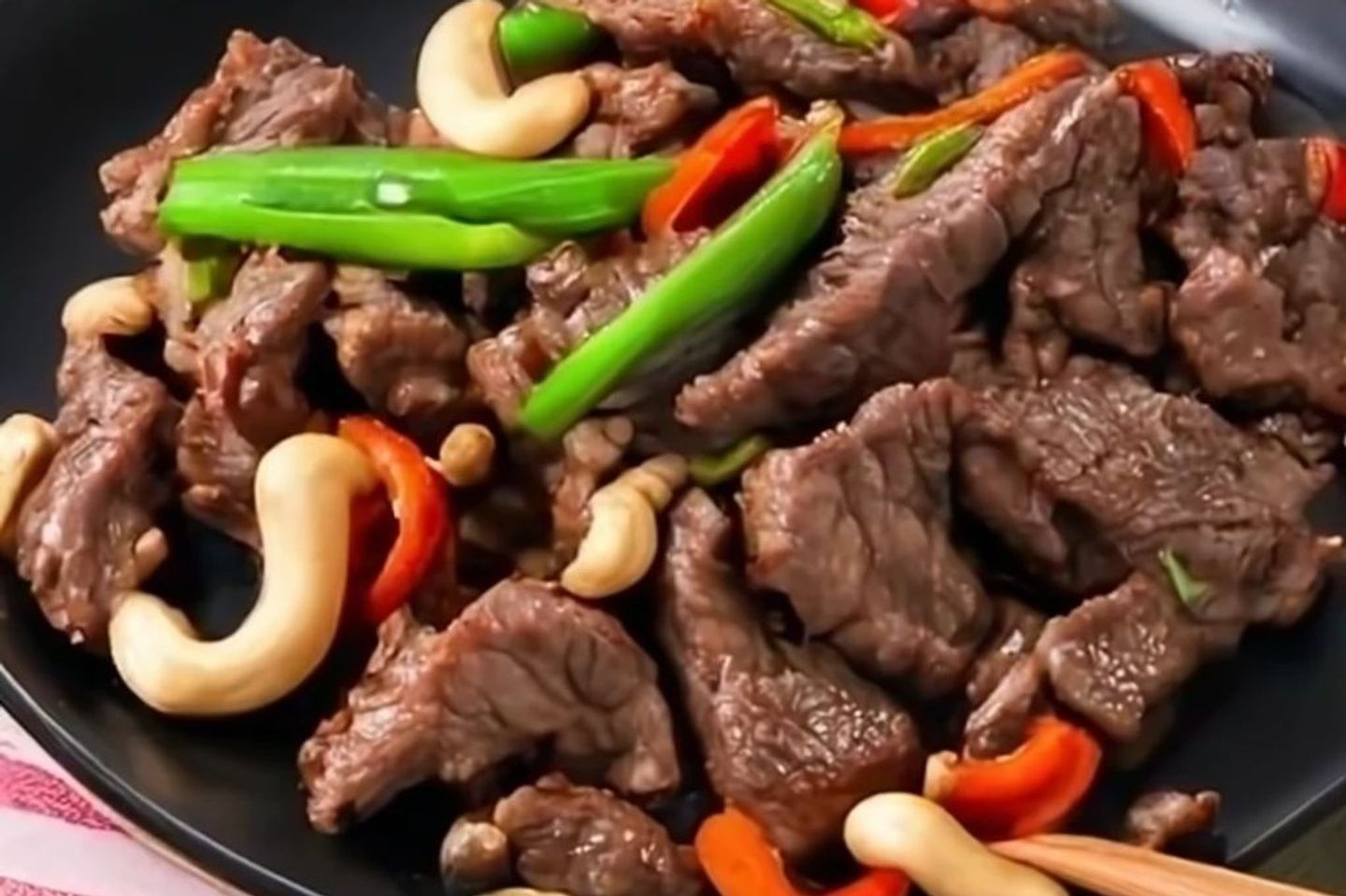 لحم البقر مع الكاجو