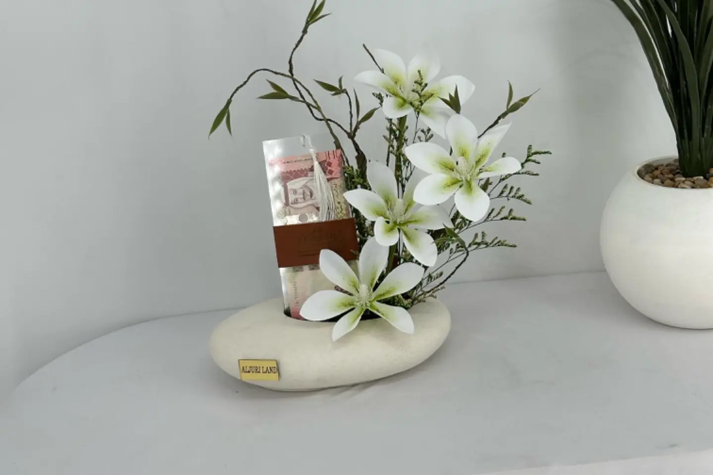 Vase Of The Land Of Jouri Dedications