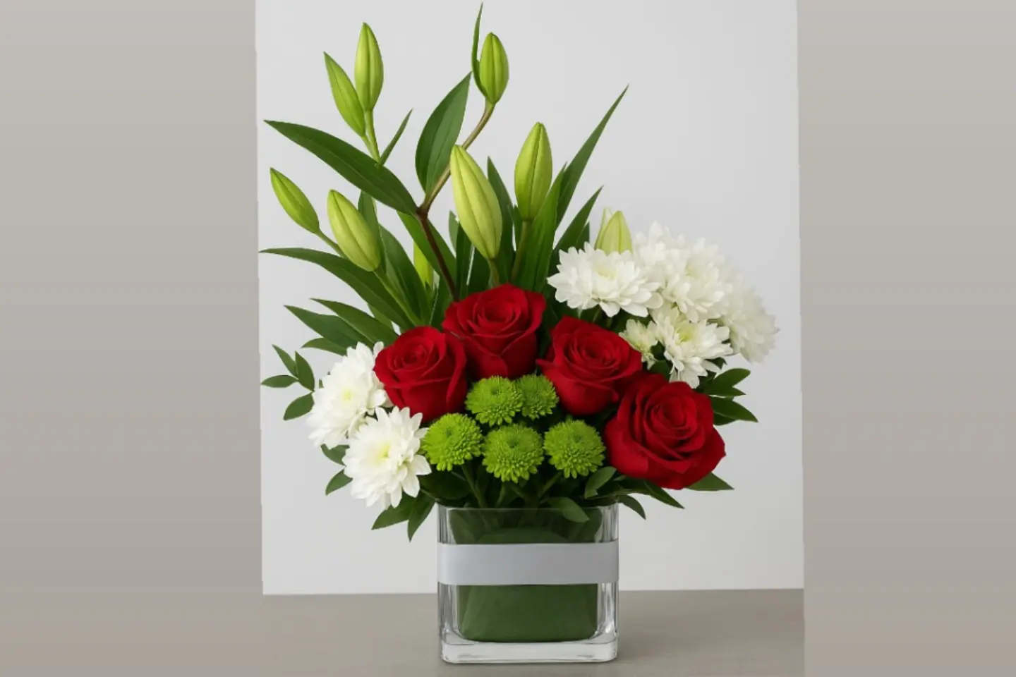 مزهرية زهور مختلطة ١