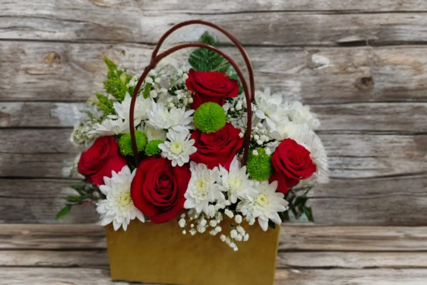 كيس الورد احمرا