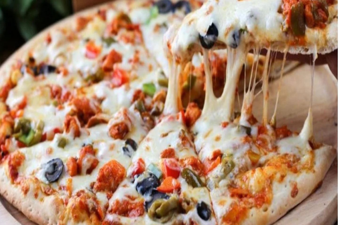 Vegetable Pizza With Liquid Cheese