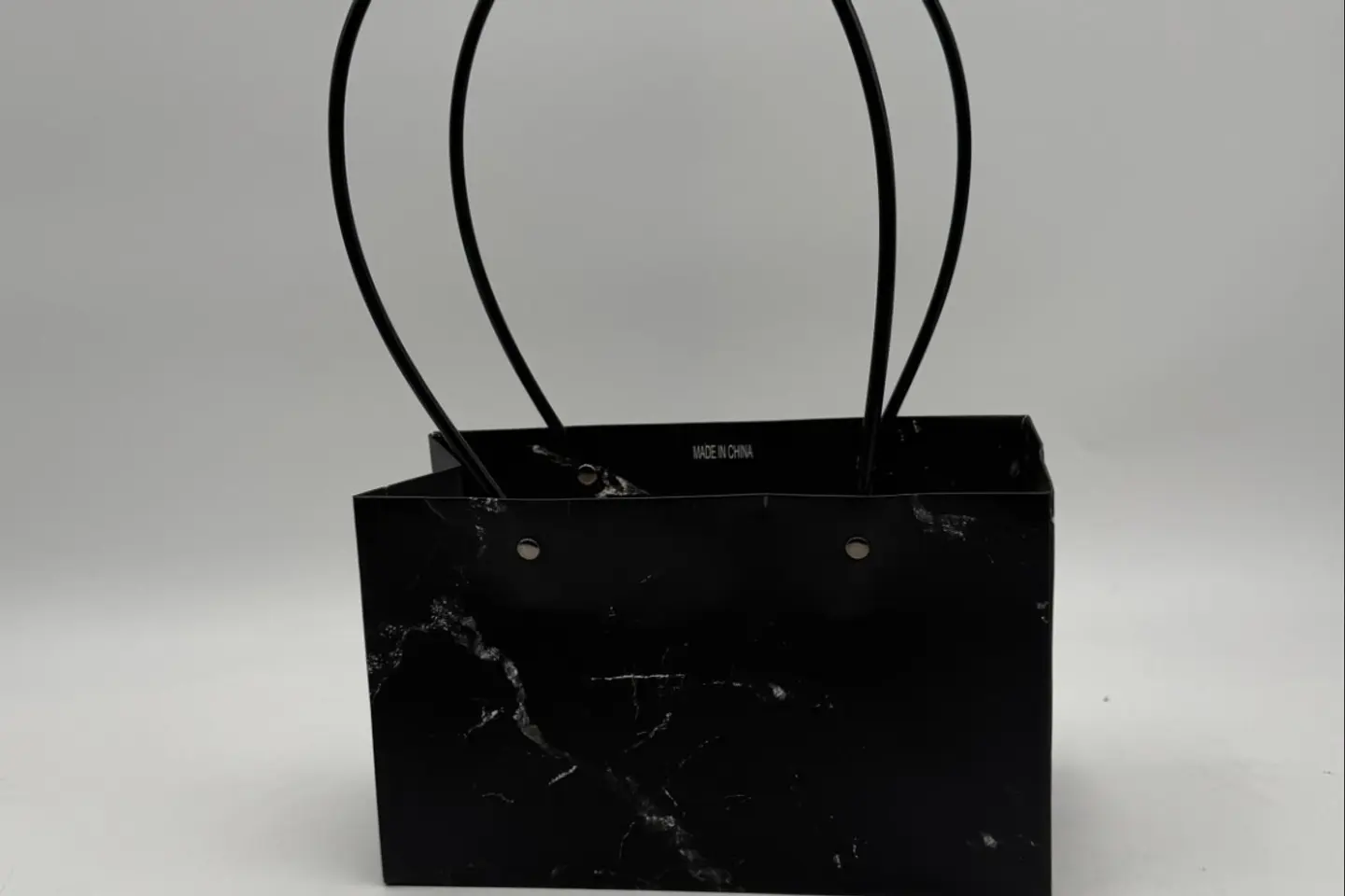 كيس هدايا اسود