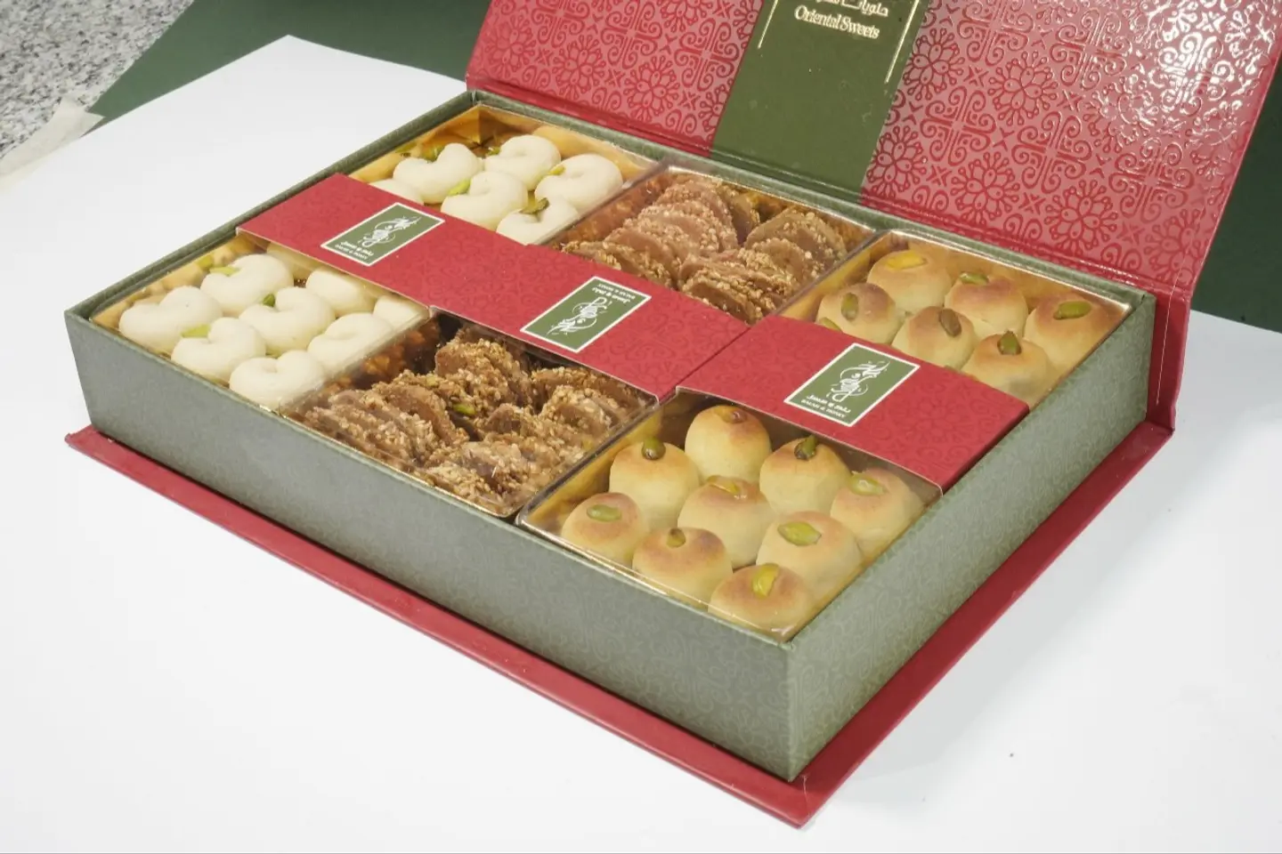 Box Of Nawashif (Barazek Ghriba Maamoul Dates)