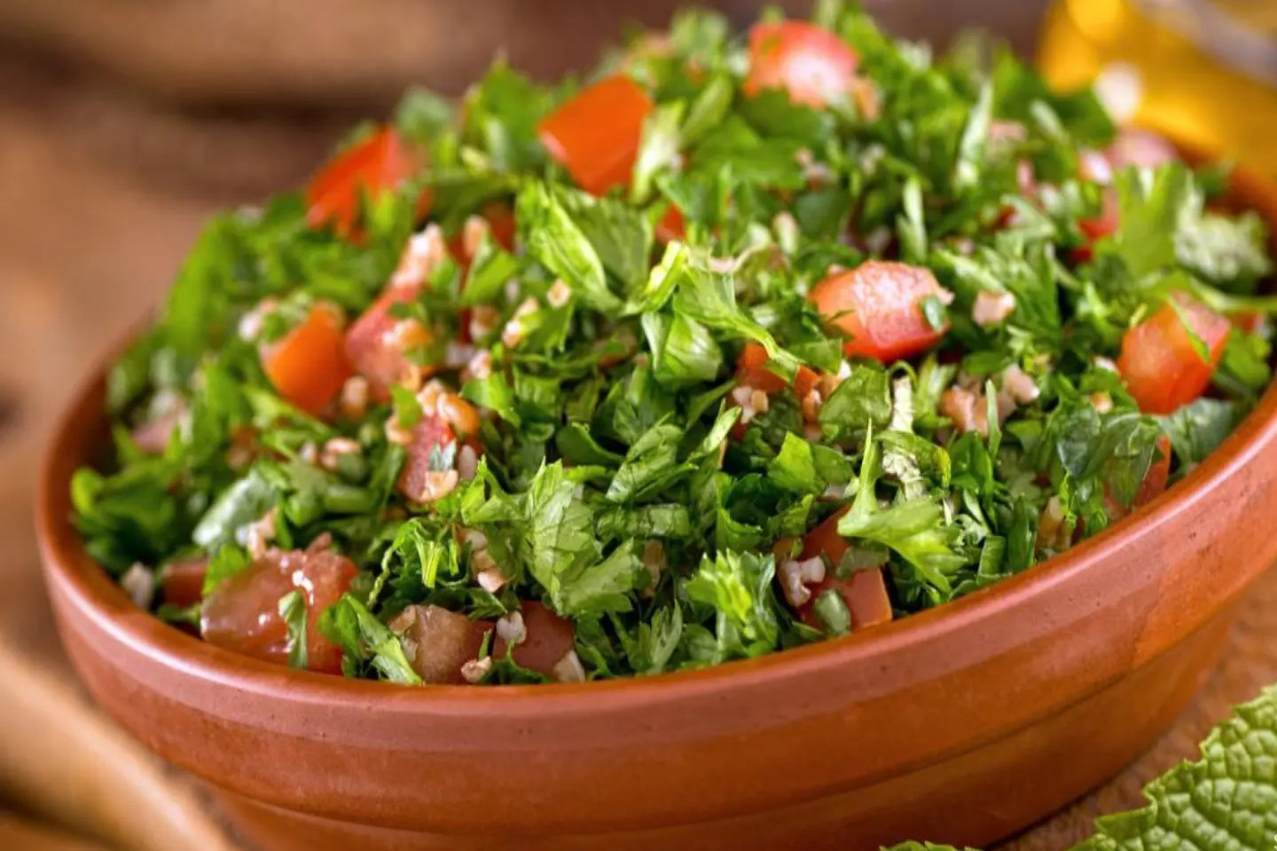 سلطة خضراء مقطعة