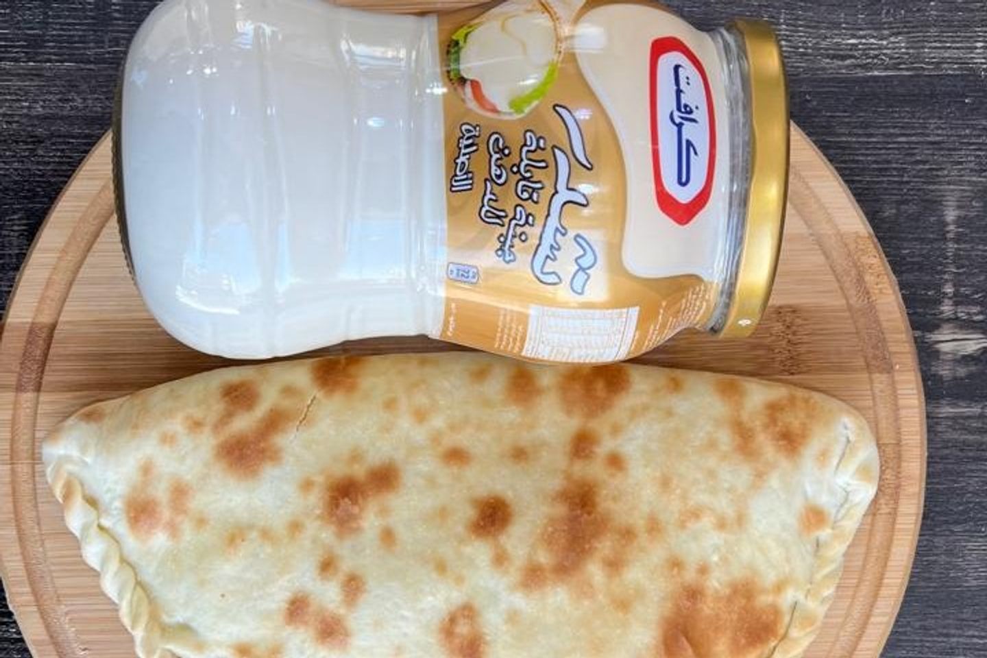 جبنة  مع زيتون