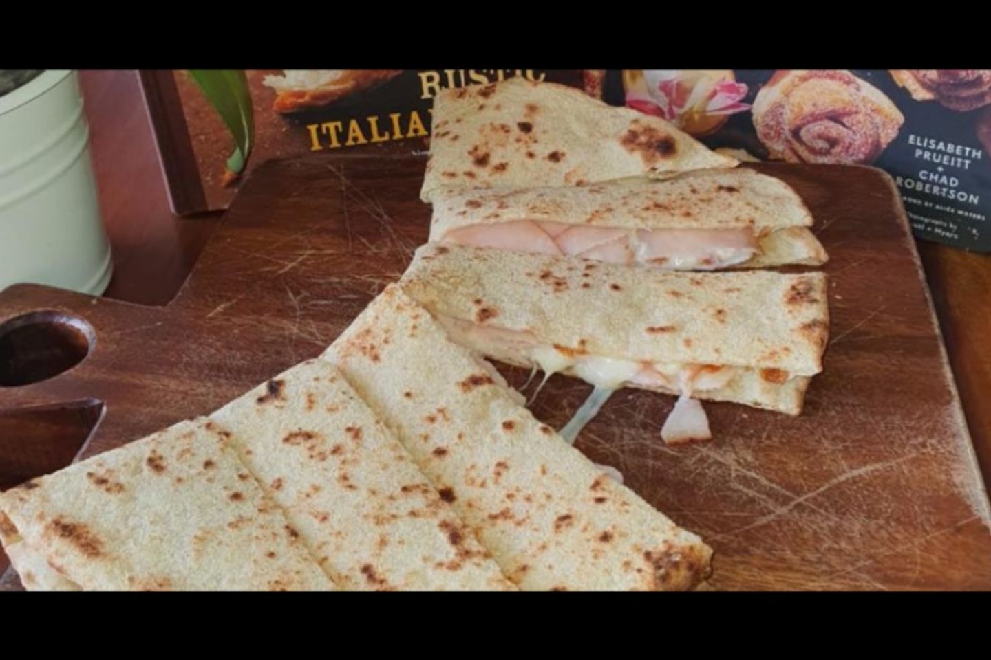 Turkey With Cheese Manqusha