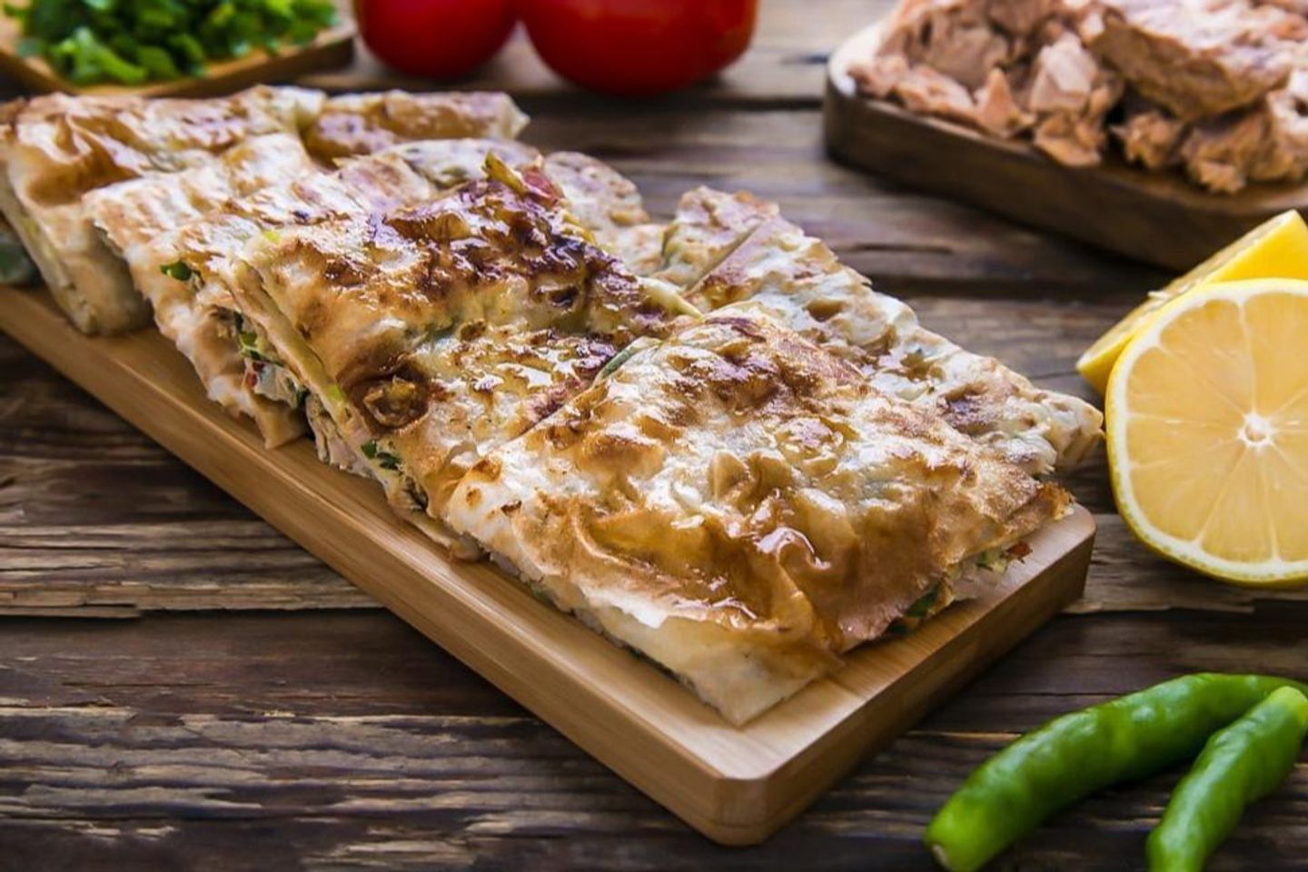 مطبق جبنة مالح مع اللحم