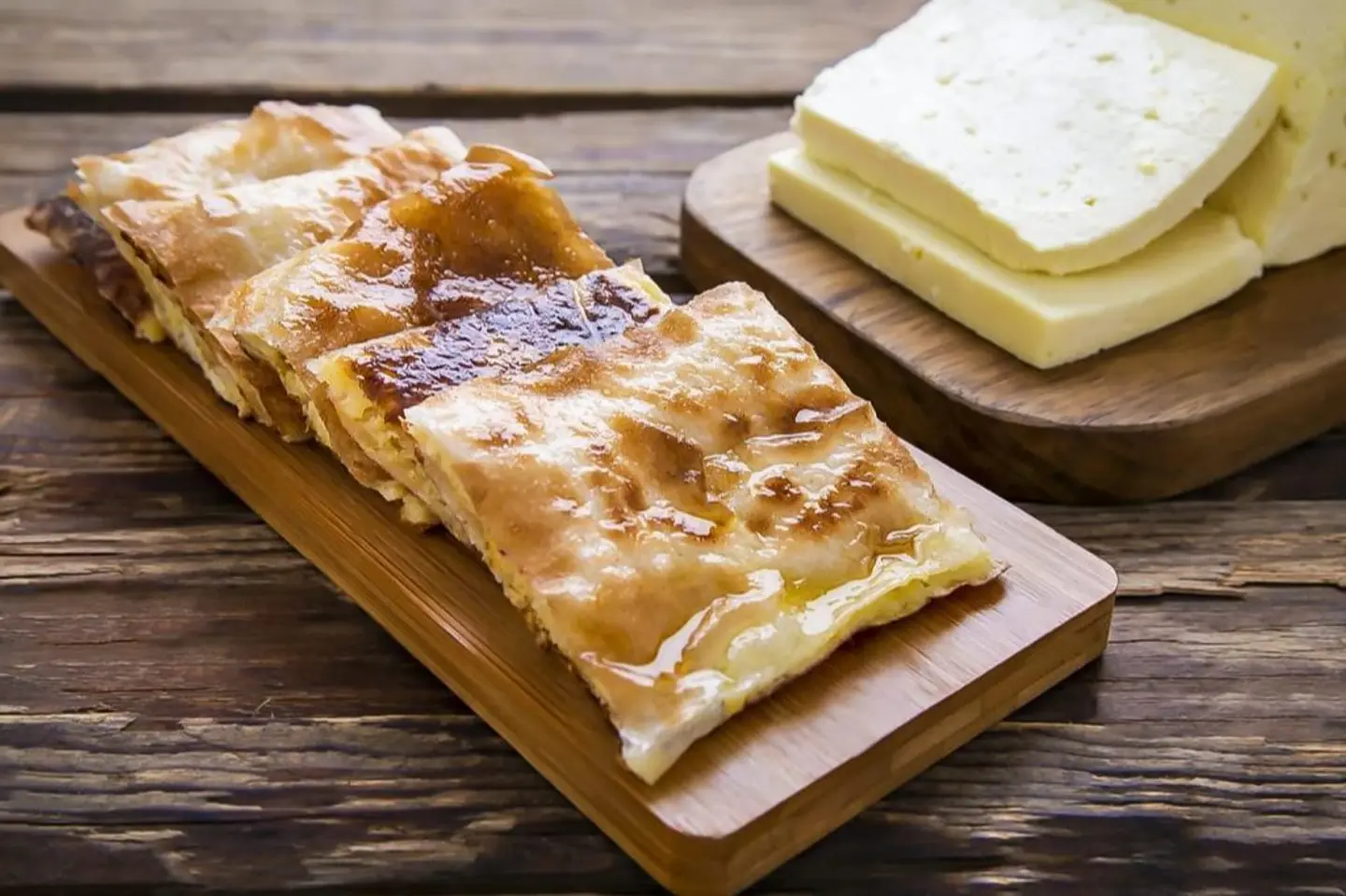 مطبق قشطة وجبن