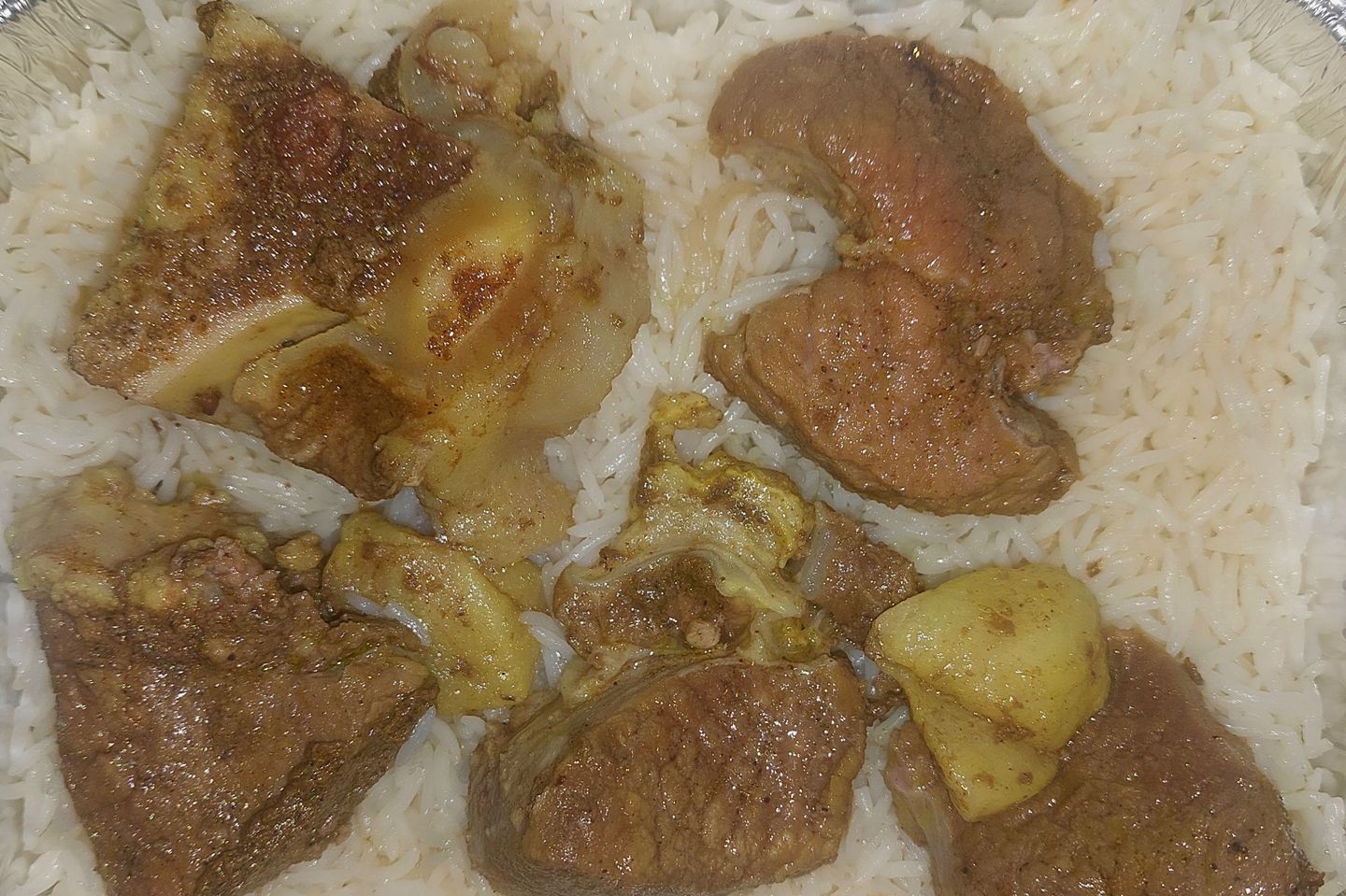نفر مضغوط حاشي مع أرز أبيض