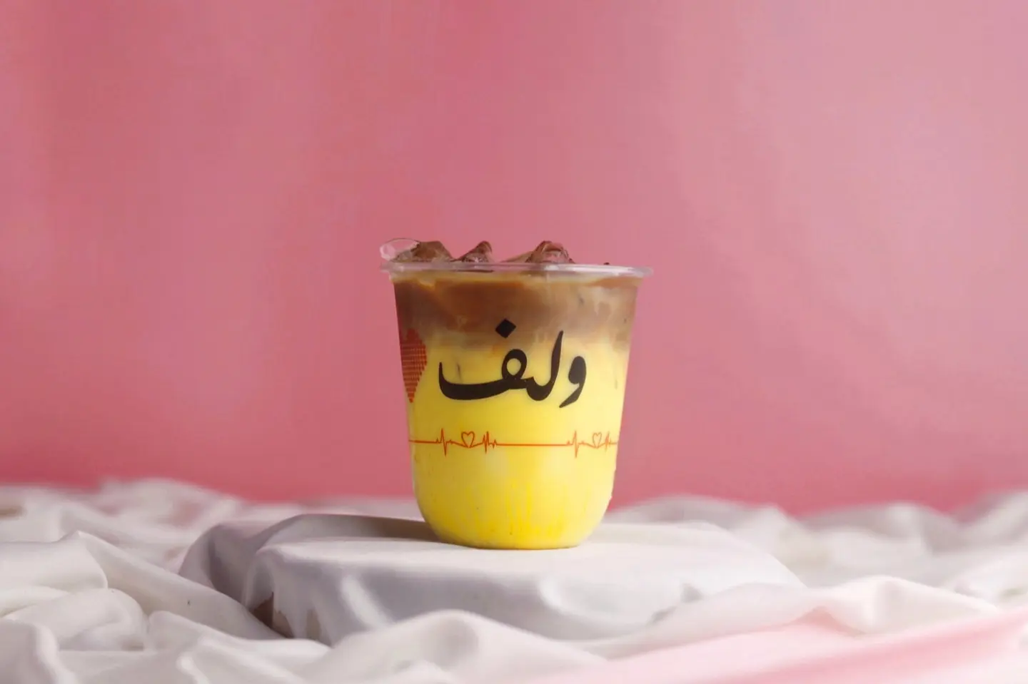 أيس زعفران لاتيه