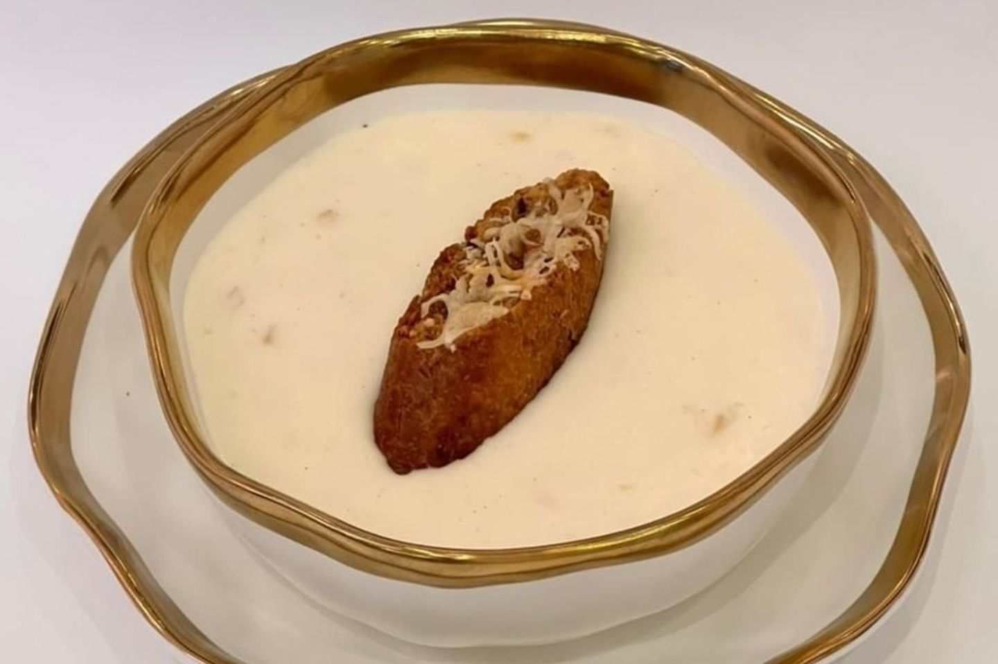 شوربة الكريمة مع الدجاج بالذرة