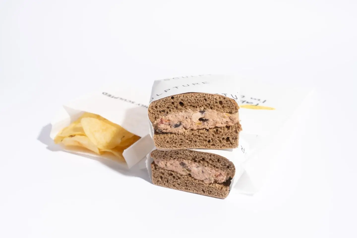 افوكادو تونة  ساندوتش