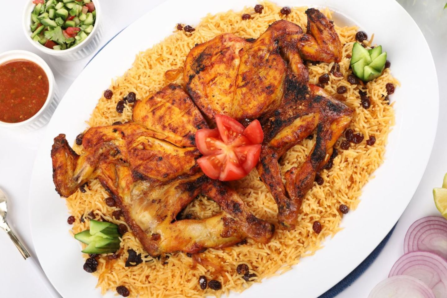 حبة دجاج على الفحم رز بخاري