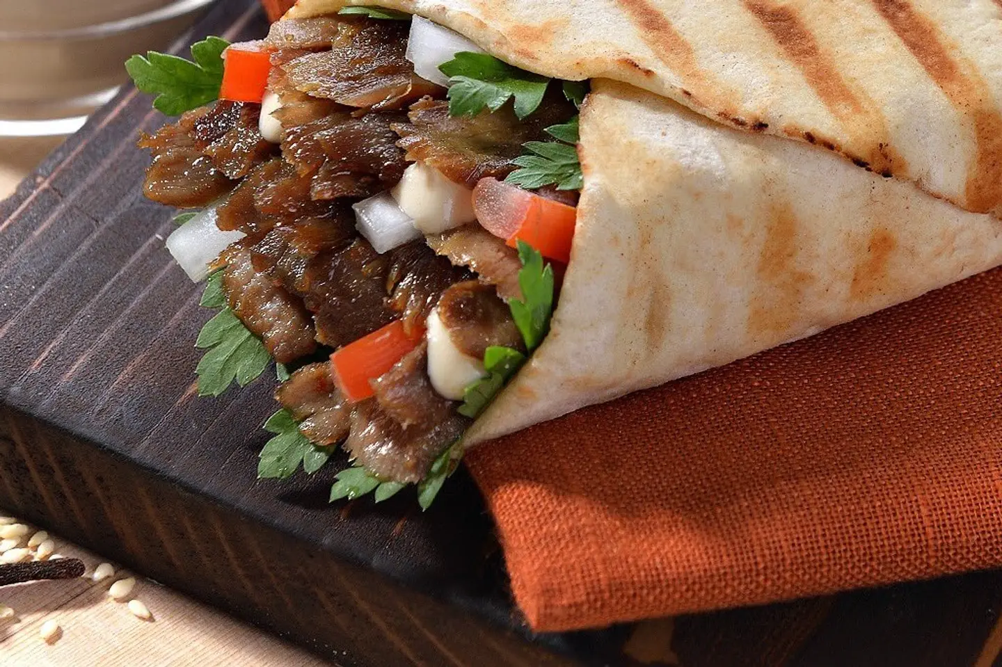 شاورما لحم صغير مع الجبن