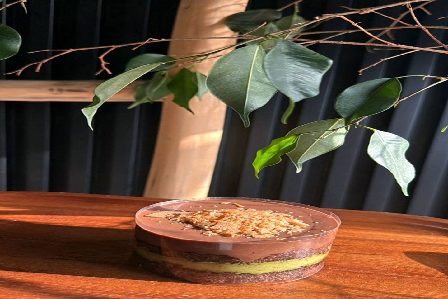 London Dubai Cake