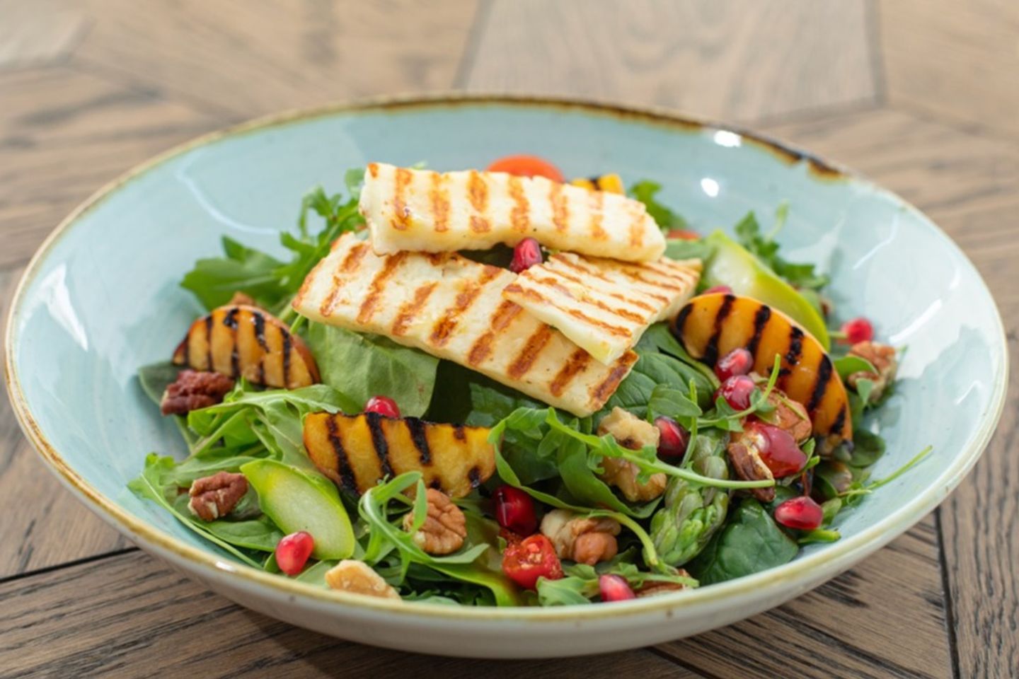 Peach And Halloumi Salad