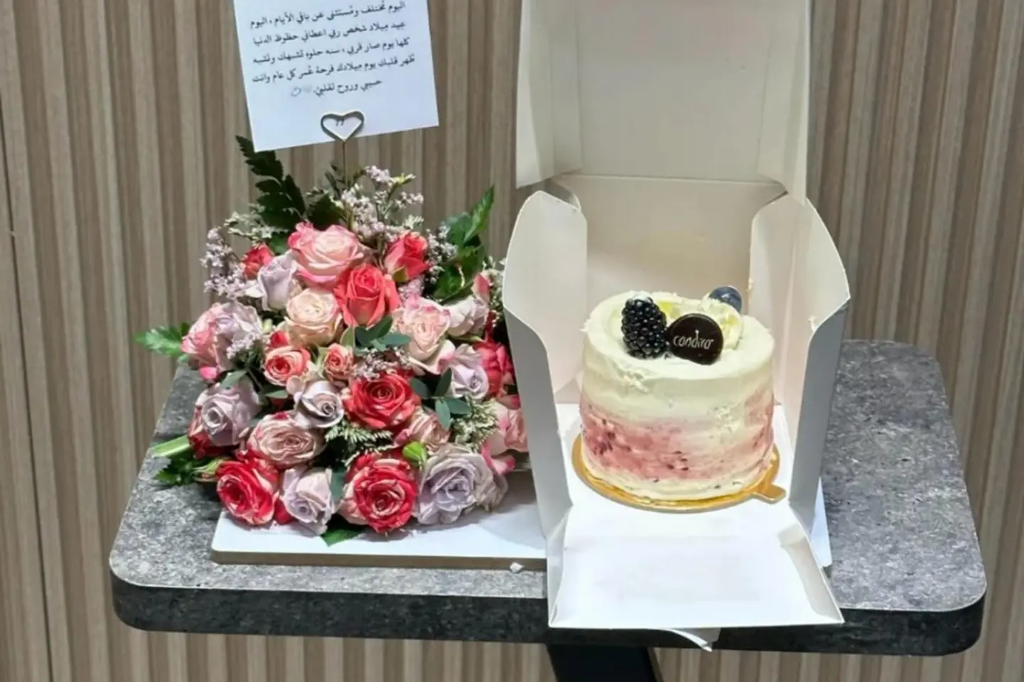 كيك كانديرا مع تنسيق ستاند ورد مكس