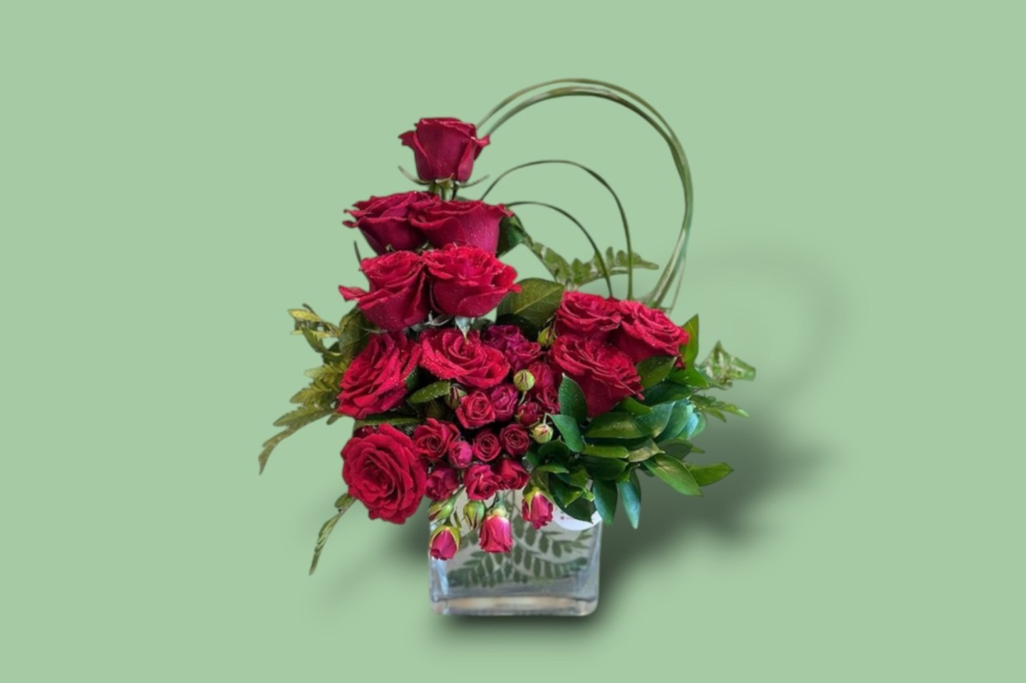 Luxury Red Rose Vase 7