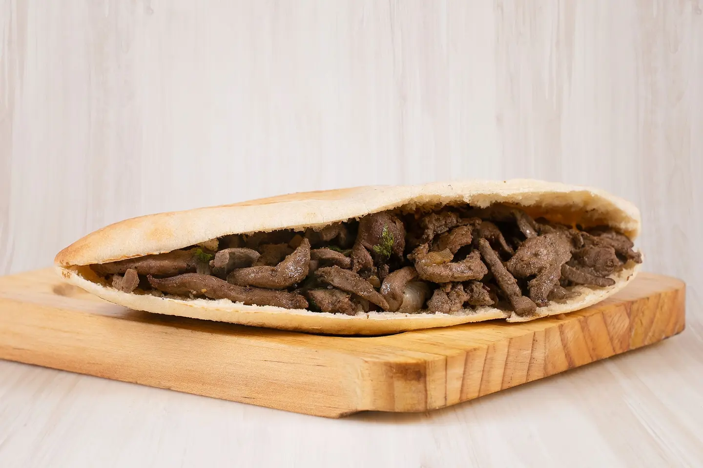 ساندوتش كبدة حاشي طازج