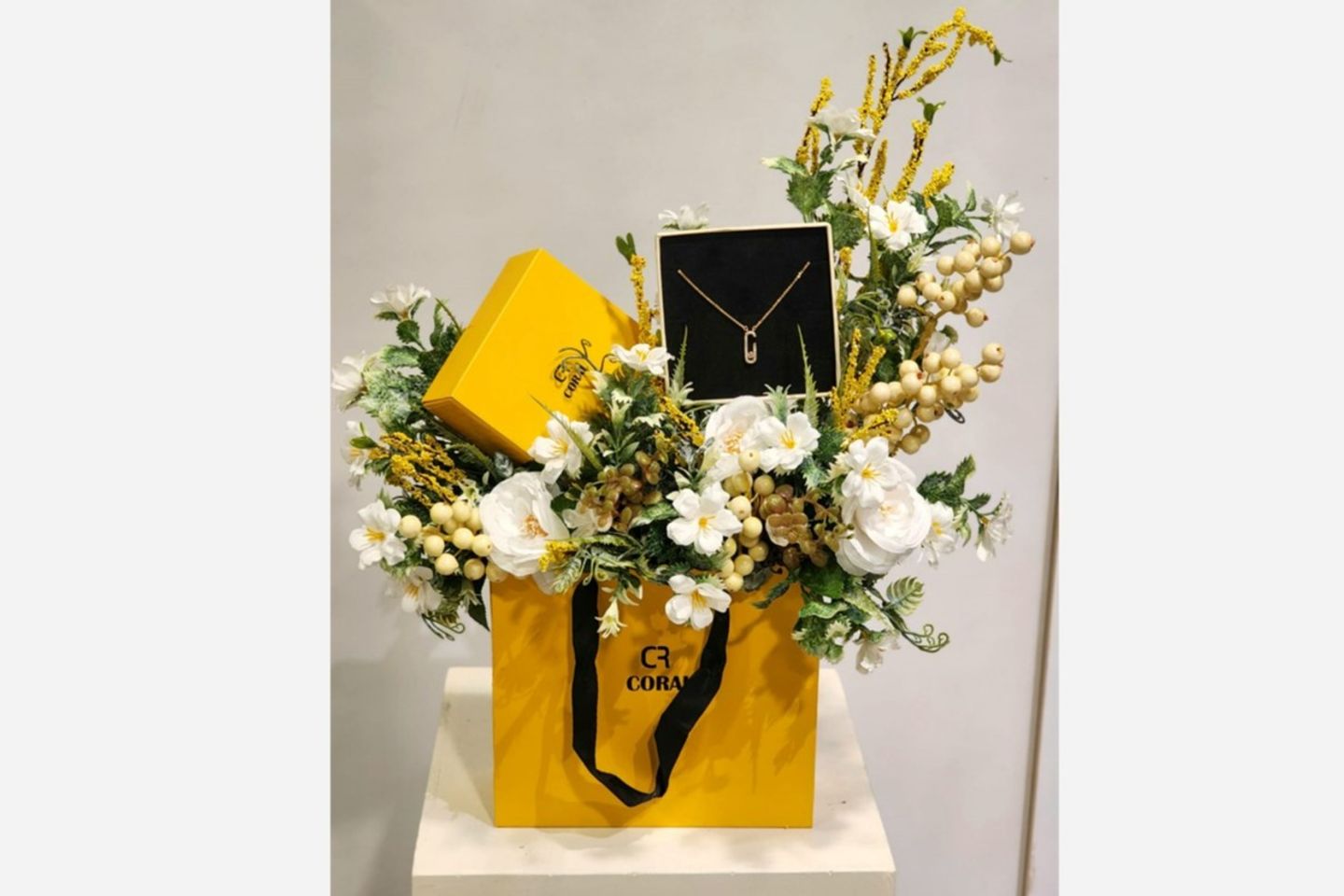 Saudi Brand Coral Pendant With Artificial Flower Arrangement 2
