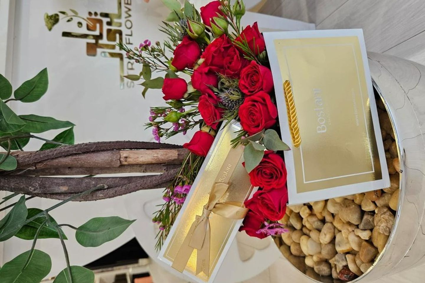 Bostani Chocolate With Red Flowers H2