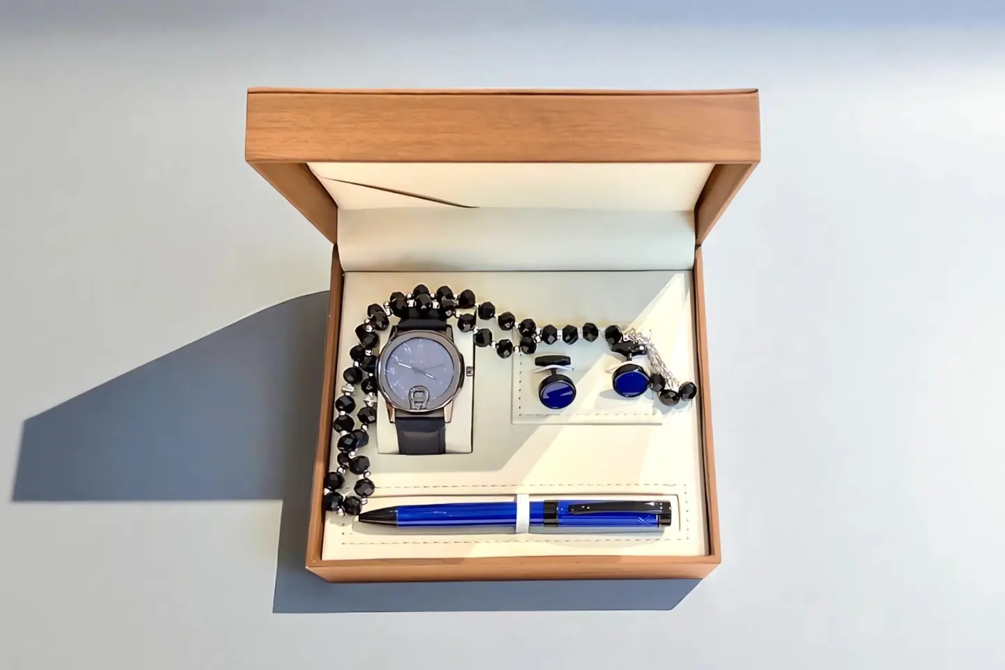 طقم ساعات رجالية مع قلم وسبحة وكبك